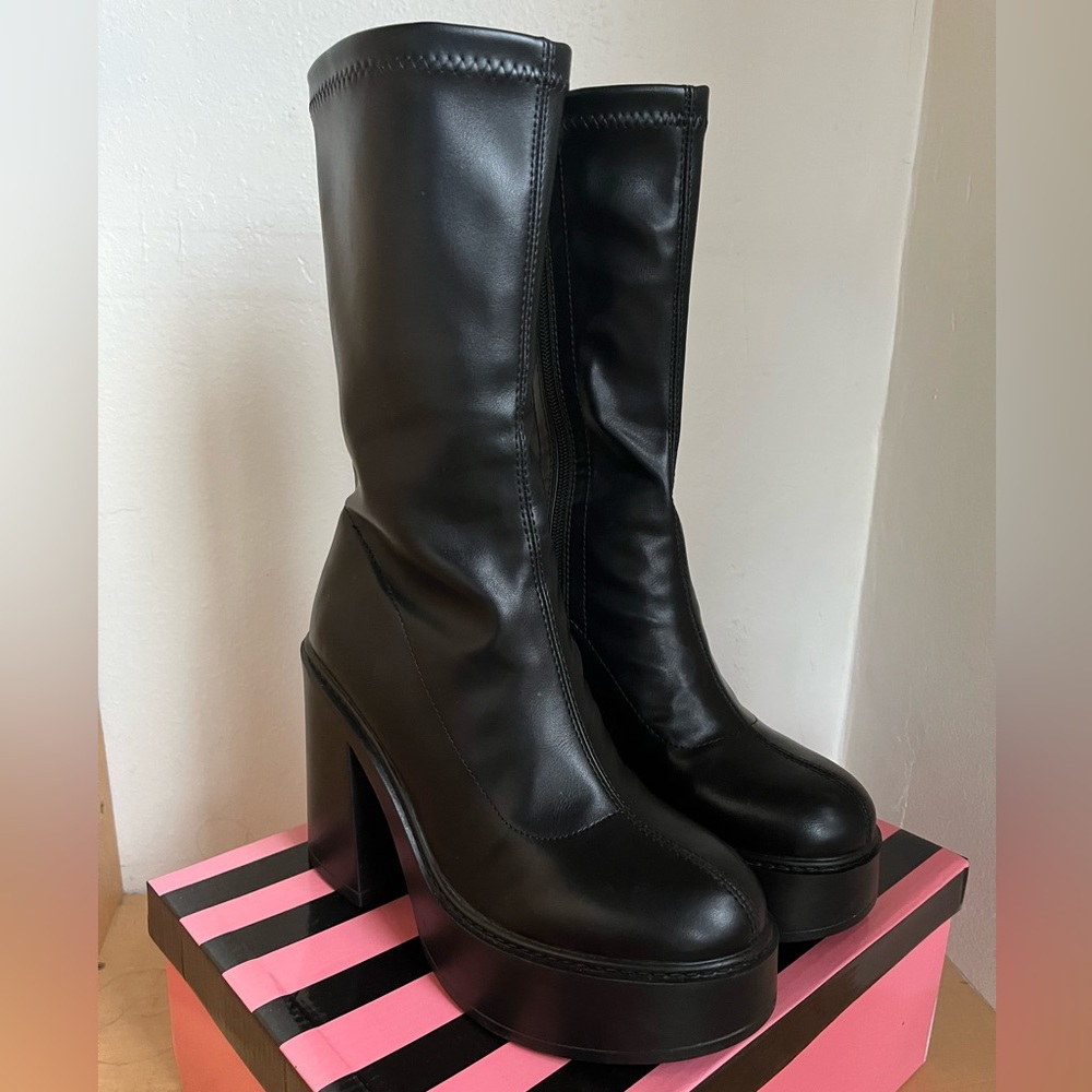 Dolls Kill: Famed Desire Ankle Boots - Black